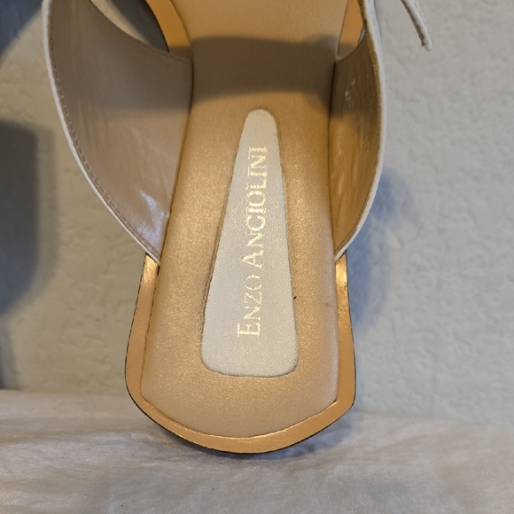 Enzo Angiolini Cream Sandals for Women. Made In Brazil. Size 8 - Picture 10 of 16